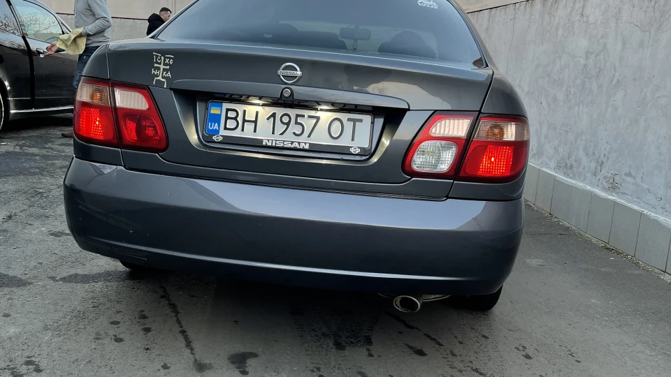 Nissan Almera 5
