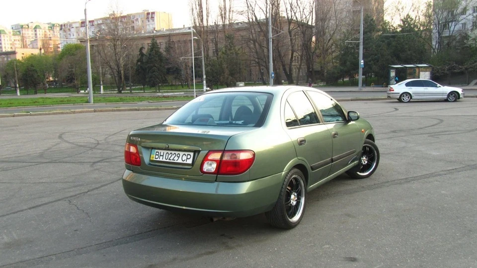 Nissan Almera 英国婦人㋡ 4