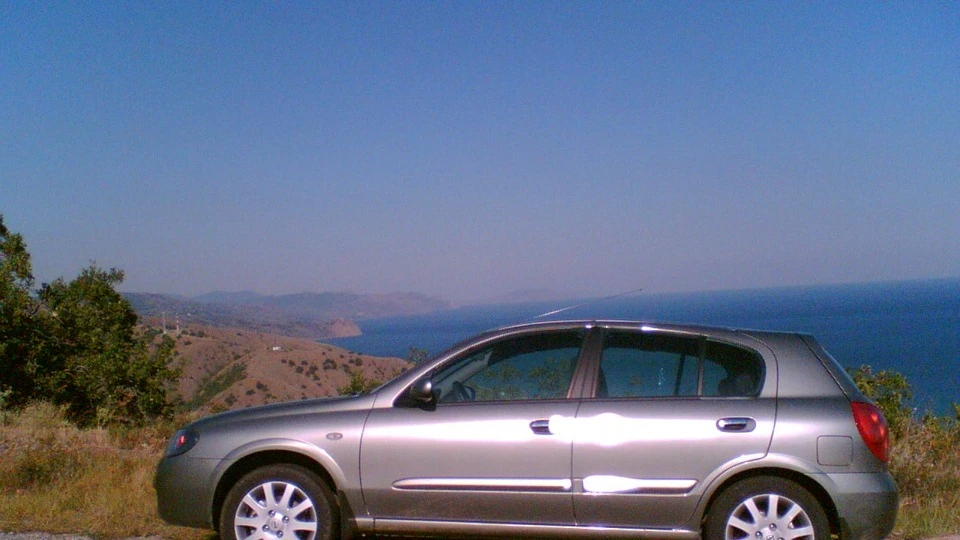 Nissan Almera 4
