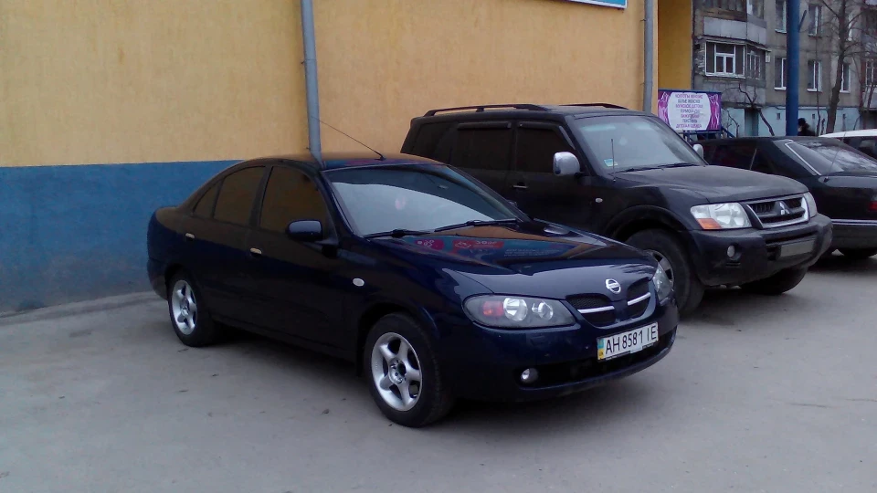 Nissan Almera 1.8 16V 3