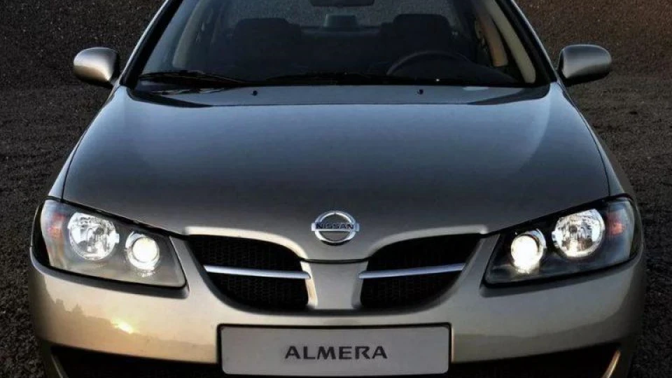 Nissan Almera 1.8 luxury automat