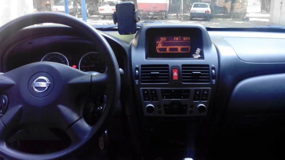 Nissan Almera 1.8 ••Luxury•• 4