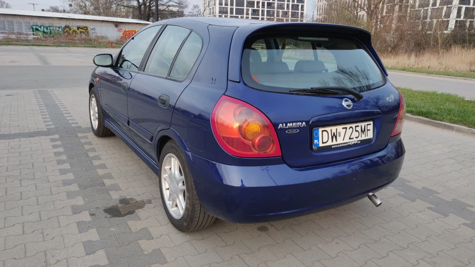 Nissan Almera Боїнг 725