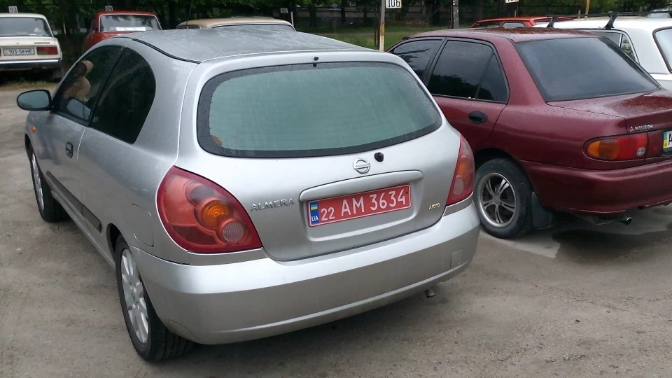 Nissan Almera Hatchback 3D 2