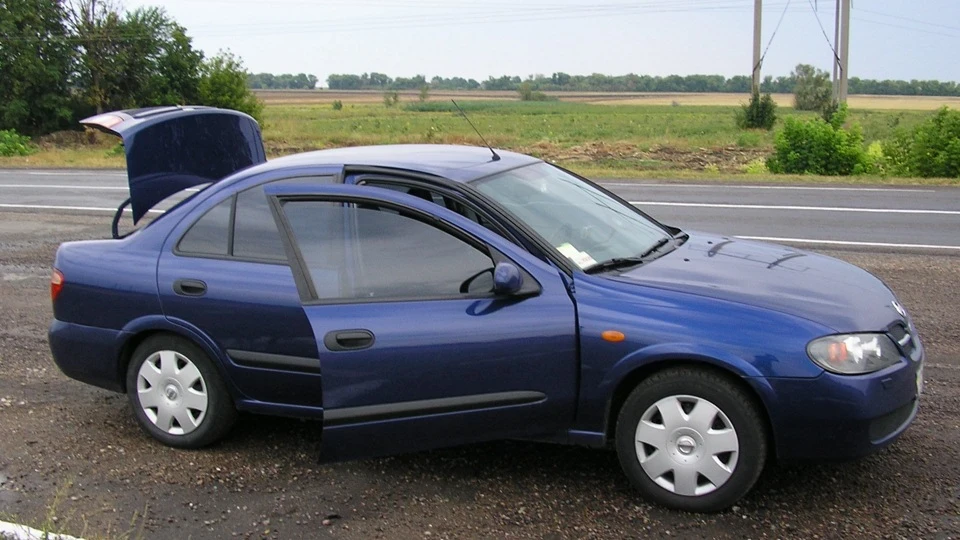 Nissan Almera U.K. Drive 3