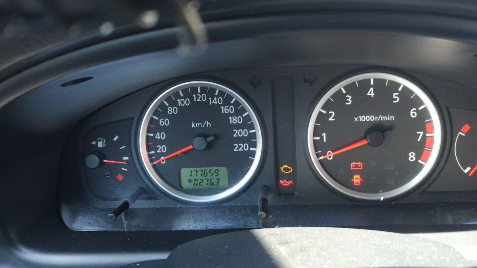 Nissan Almera UK 3