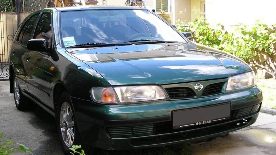Nissan Almera Вірний змій 4