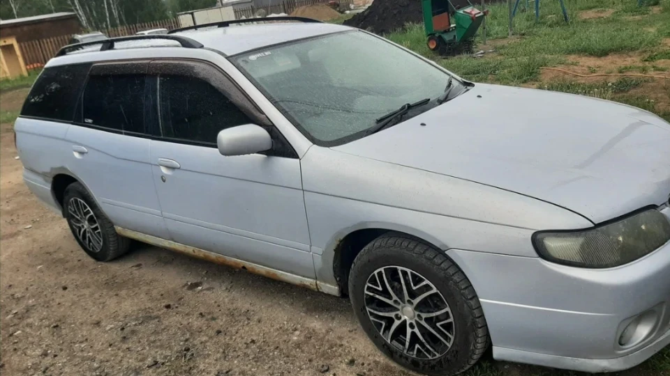 Nissan Avenir 2