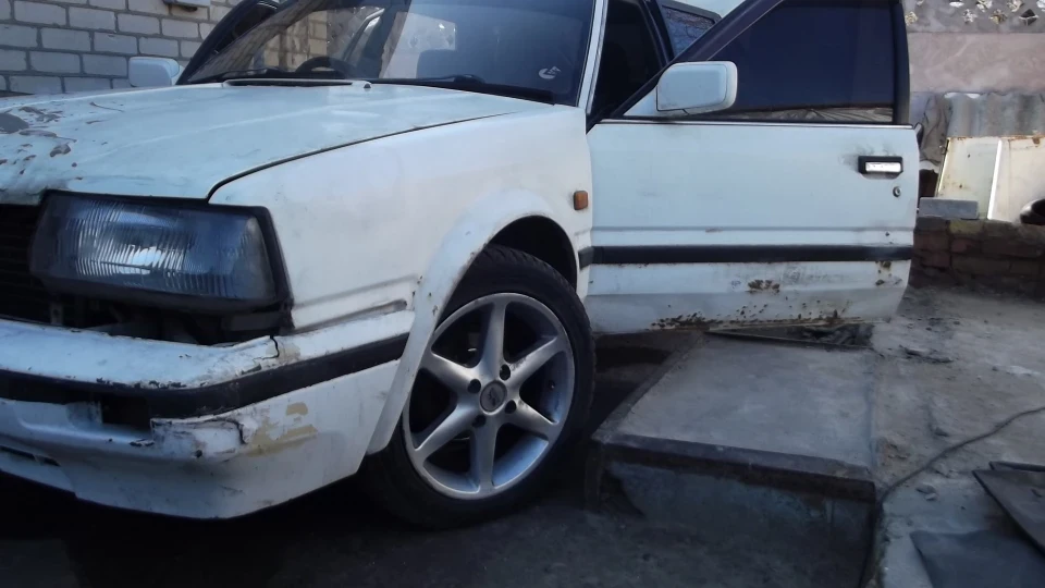 Nissan Bluebird 2