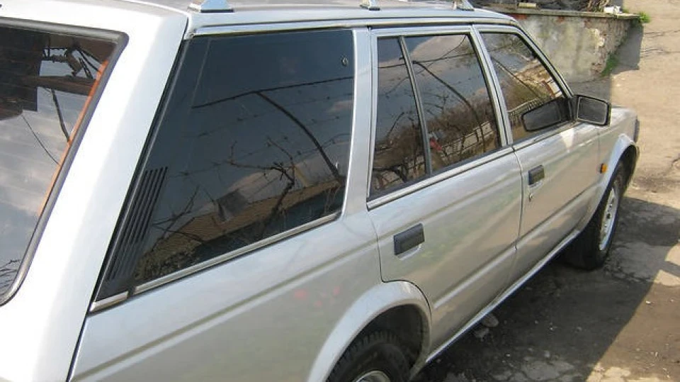Nissan Bluebird 2