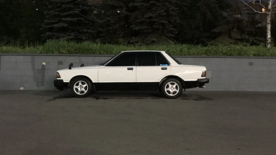 Nissan Bluebird 2