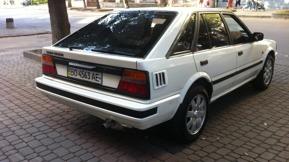 Nissan Bluebird 2