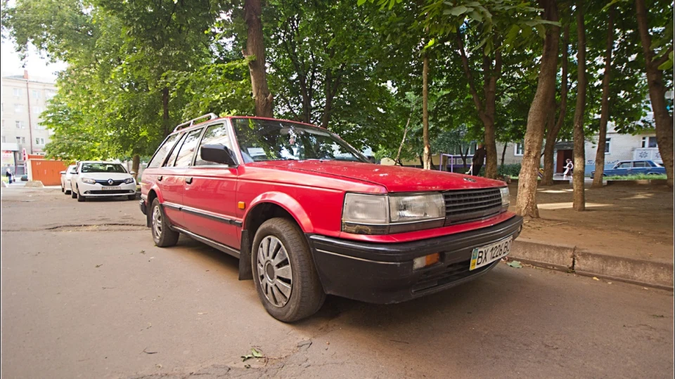 Nissan Bluebird 2