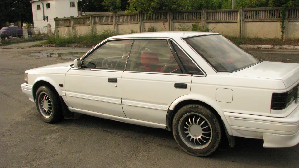 Nissan Bluebird 1.8 SSS 3