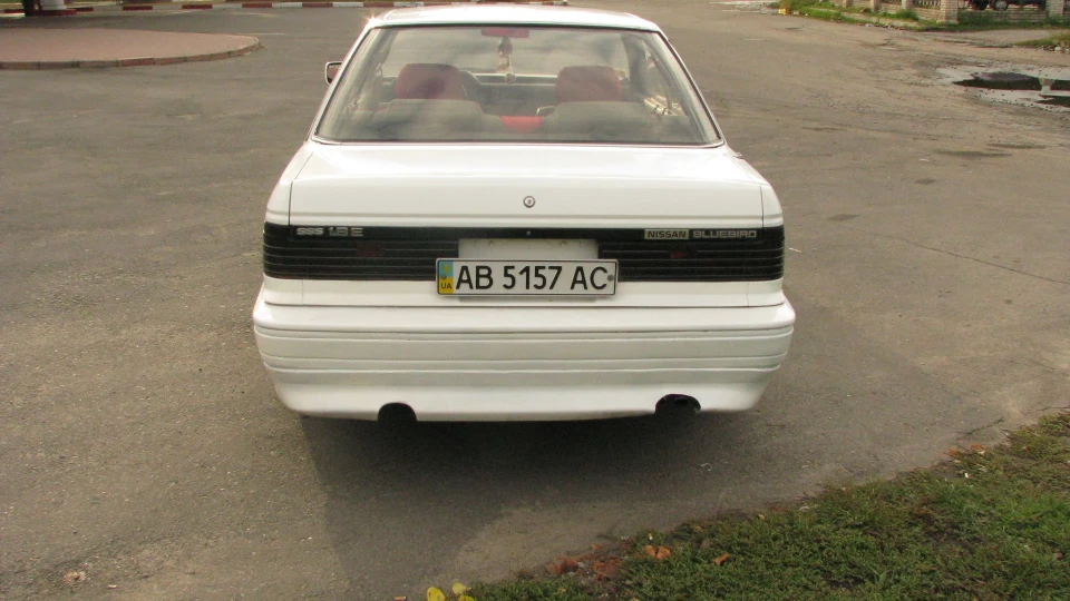 Nissan Bluebird 1.8 SSS 4