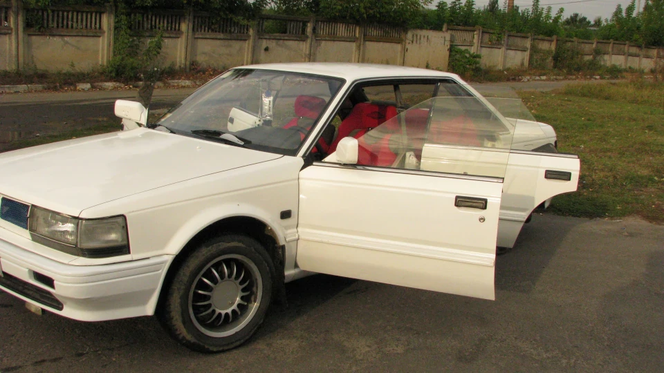 Nissan Bluebird 1.8 SSS 5