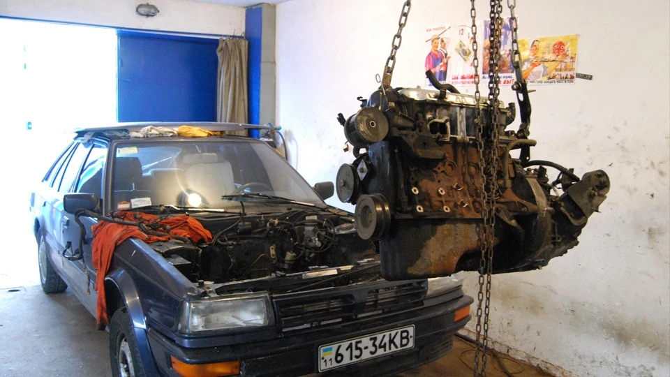 Nissan Bluebird 2.0 twinspark 5m\t 3