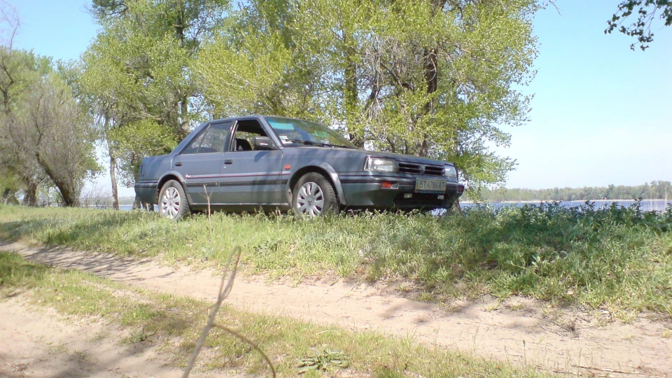 Nissan Bluebird 2.0DLX 3