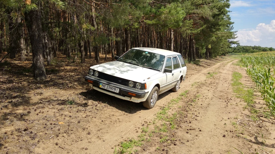 Nissan Bluebird CA16S 4