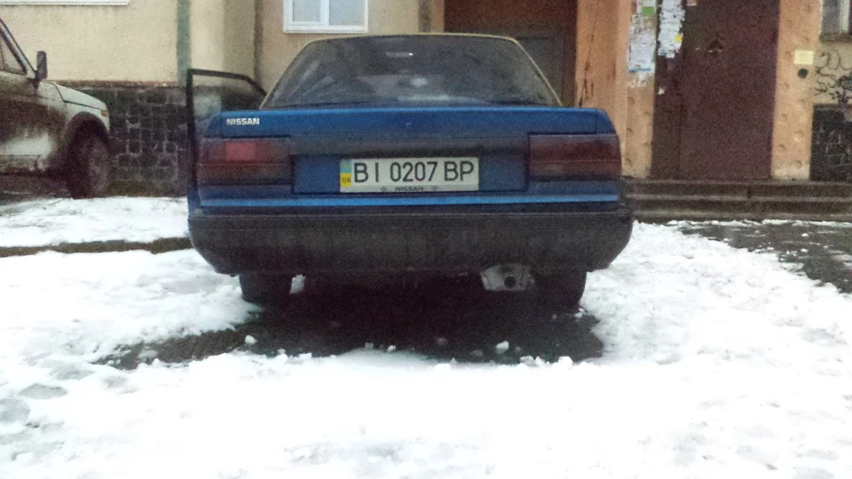Nissan Bluebird економна та тяжка 3