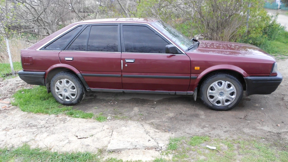 Nissan Bluebird Гнила вишня 2