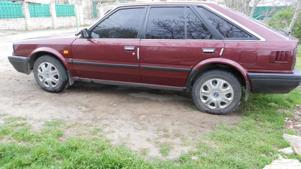 Nissan Bluebird Гнила вишня 3