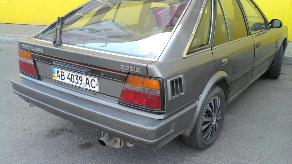Nissan Bluebird япономобіль 3