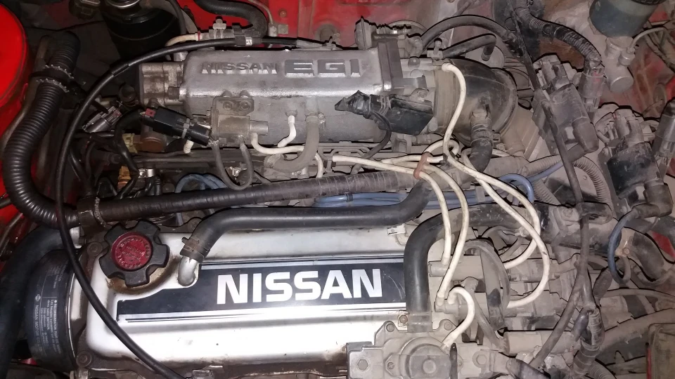 Nissan Bluebird Червоний металік. 2.0i 4