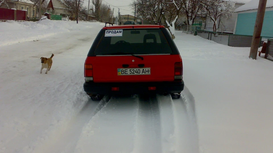 Nissan Bluebird LD20 Червоний вагон кохання 4