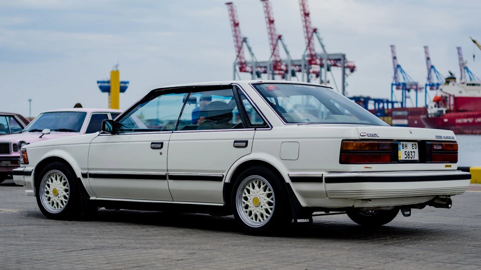 Nissan Bluebird Mr. White