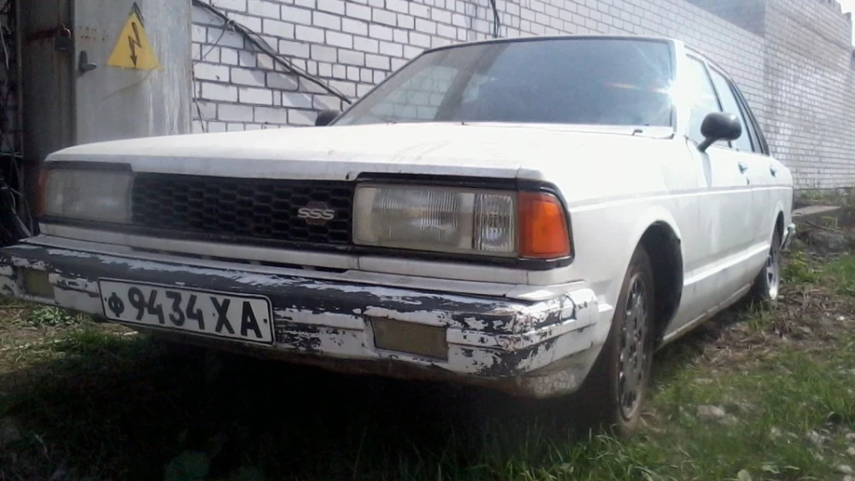 Nissan Bluebird поджопник у процесі 2