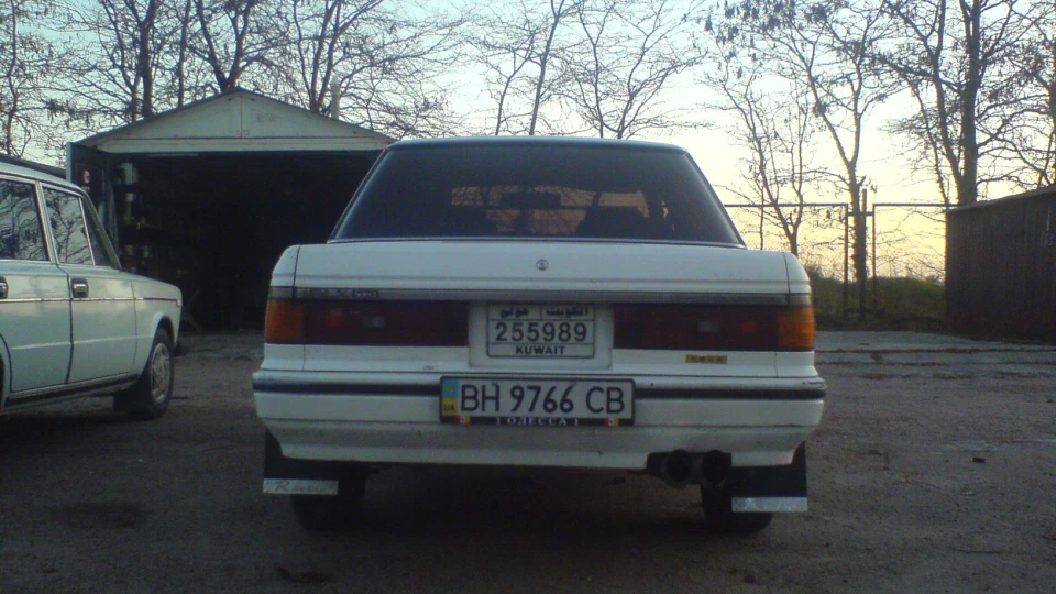 Nissan Bluebird Right 2