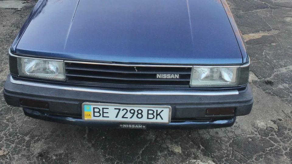 Nissan Bluebird синій металік 2