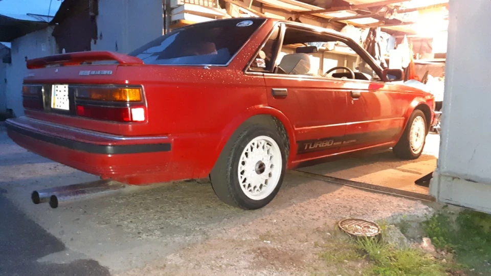 Nissan Bluebird SSS Turbo (U11,Hardtop) 4