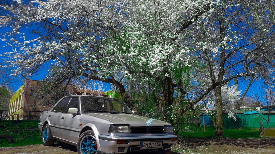 Nissan Bluebird Twin spark plugs 3