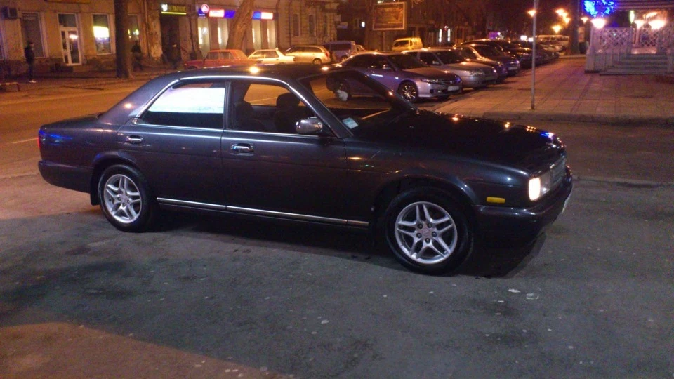 Nissan Cedric 2