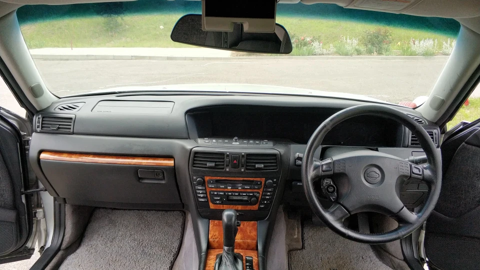 Nissan Gloria 3.0 Turbo 2