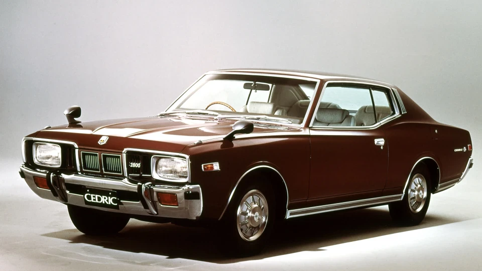 Nissan Gloria 330 дводверний хардтоп 2