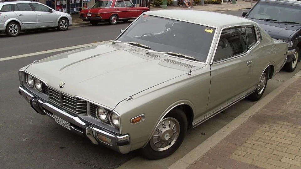 Nissan Gloria 330 дводверний хардтоп 4