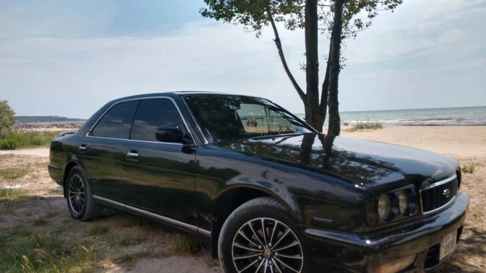 Nissan Gloria Back in Black 2