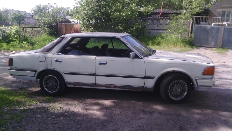 Nissan Gloria BROUGHAM 2
