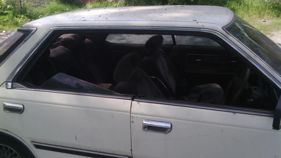 Nissan Gloria BROUGHAM 4