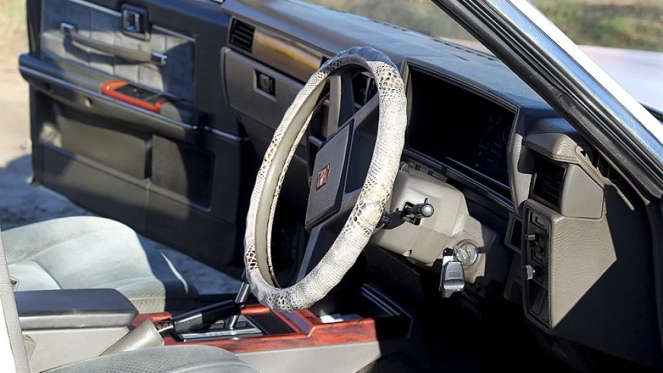Nissan Gloria Глафіра турбо-диван))) 3