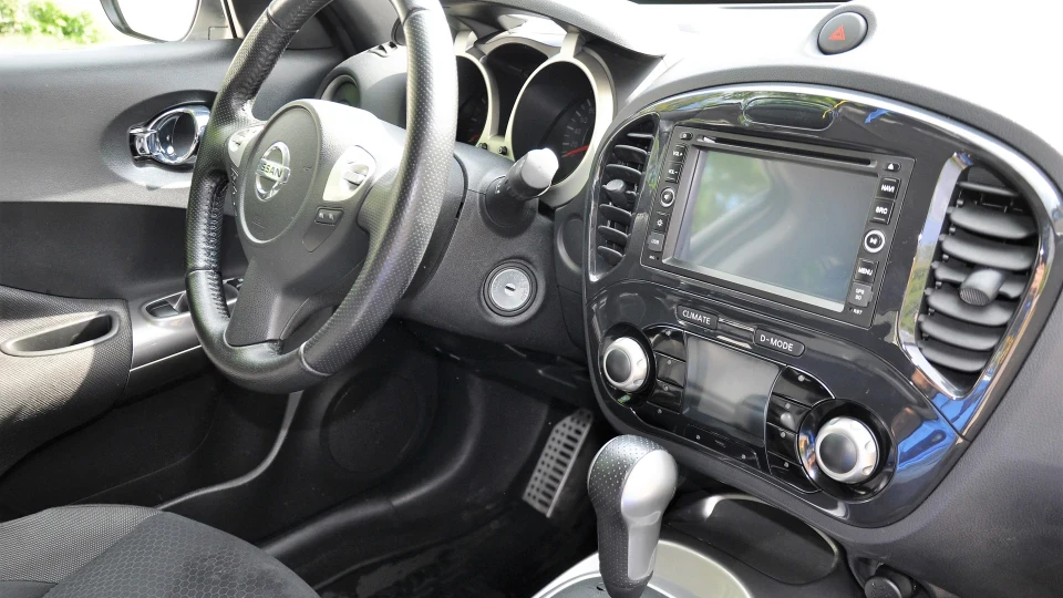 Nissan Juke 4WD+Turbo+NAVI 3