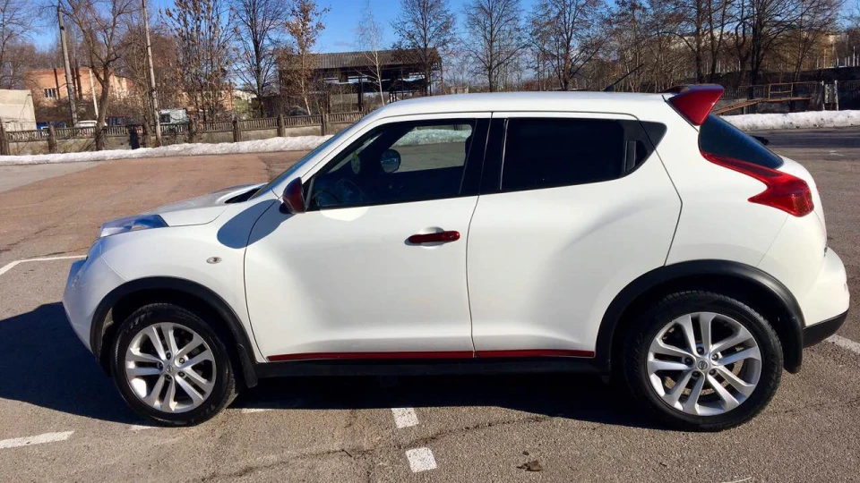 Nissan Juke Detroit Red 3