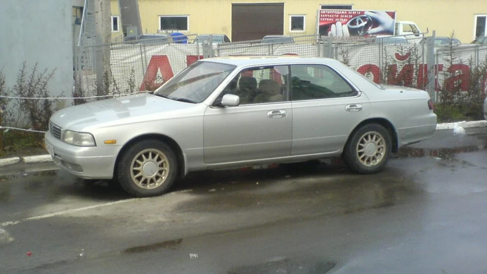 Nissan Laurel 4