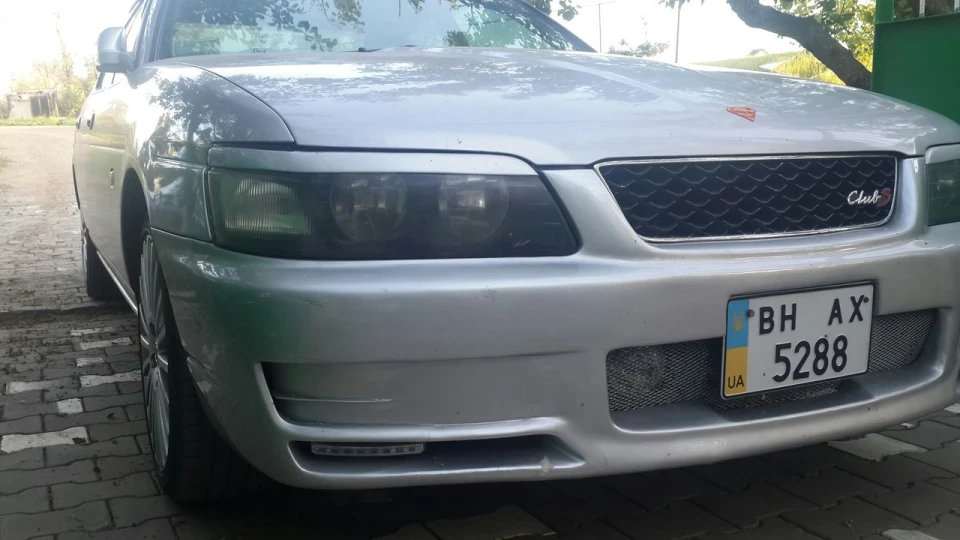 Nissan Laurel 2