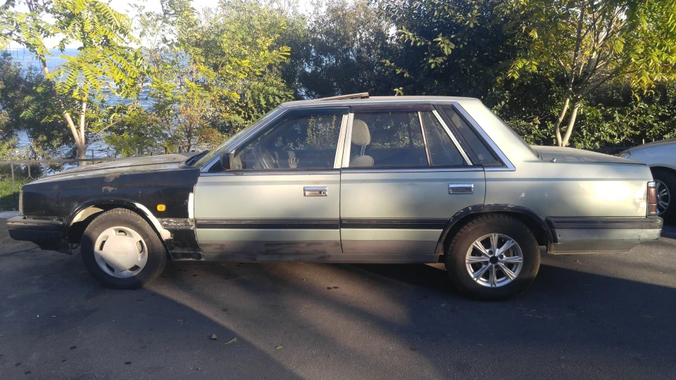 Nissan Laurel 3