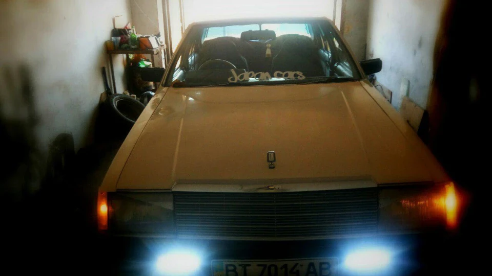 Nissan Laurel 2