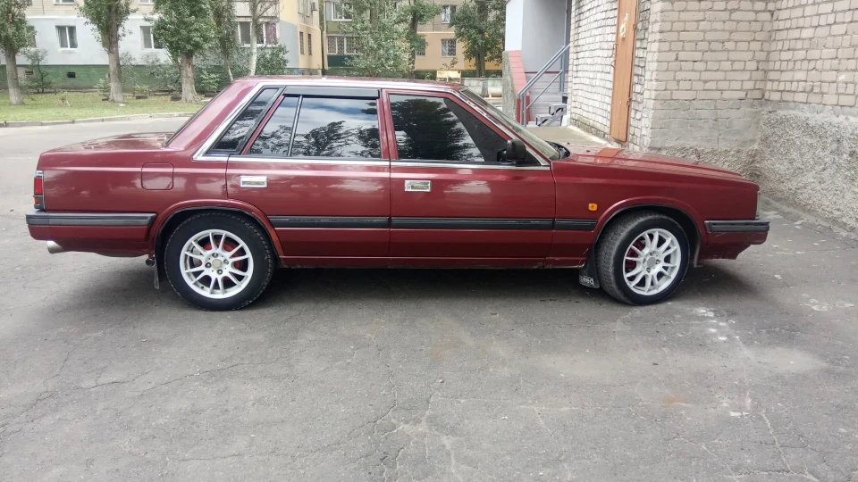 Nissan Laurel